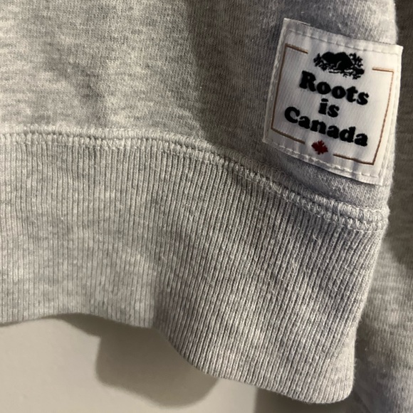 Rainbow Roots Canada Cooper Crew Neck - Women’s Medium in Grey - Picture 2 of 8